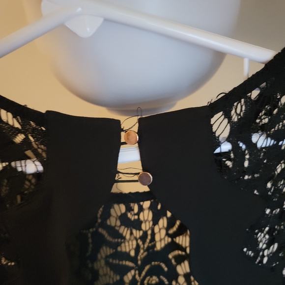 Black lace romper - Picture 3 of 3